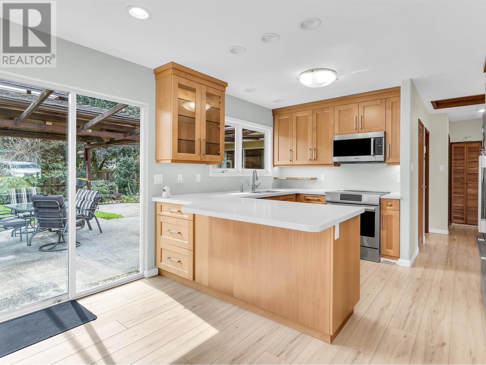 1367 Cottonwood Crescent, North Vancouver, British Columbia  V7P 1L2 - Photo 11 - R2986838