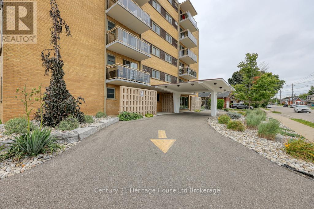 Property at 202 - 87 ST GEORGE STREET image 5