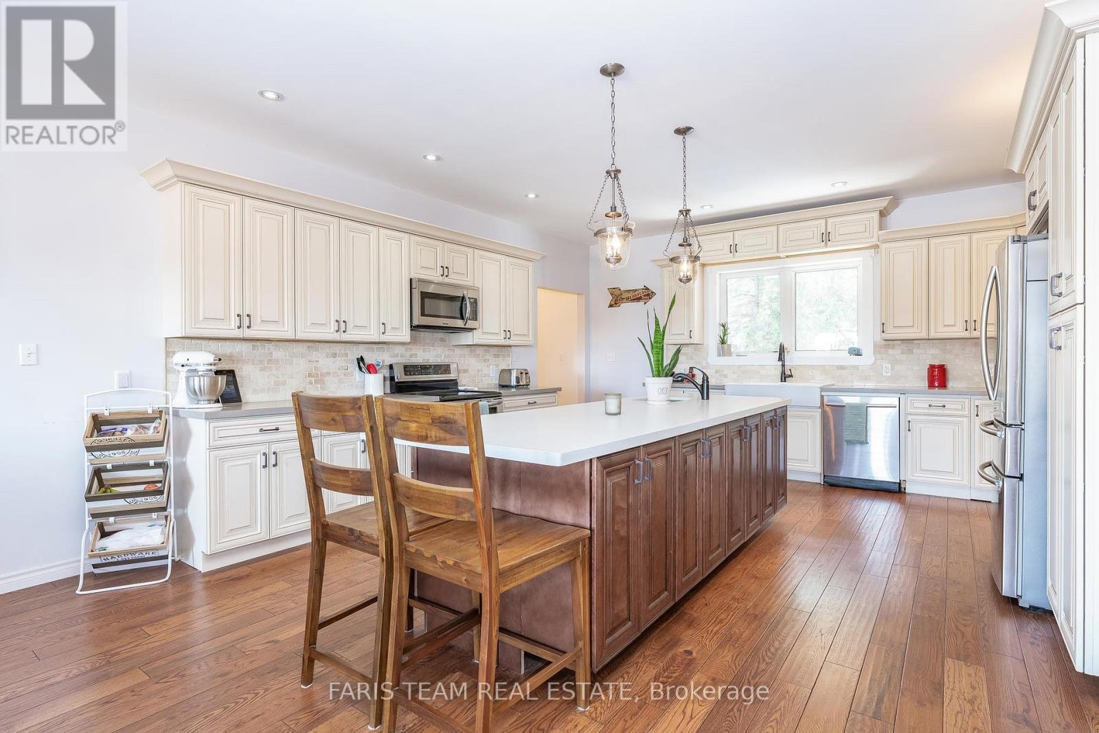 Property at 1933 VESPRA VALLEY ROAD image 5