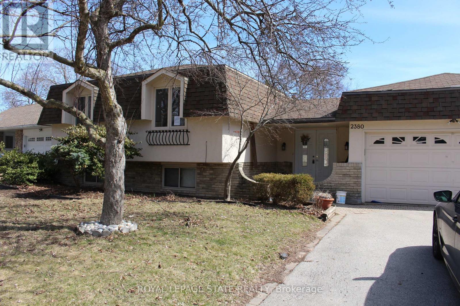 2380 Bridge Road, Oakville, Ontario  L6L 2G6 - Photo 3 - W12066897