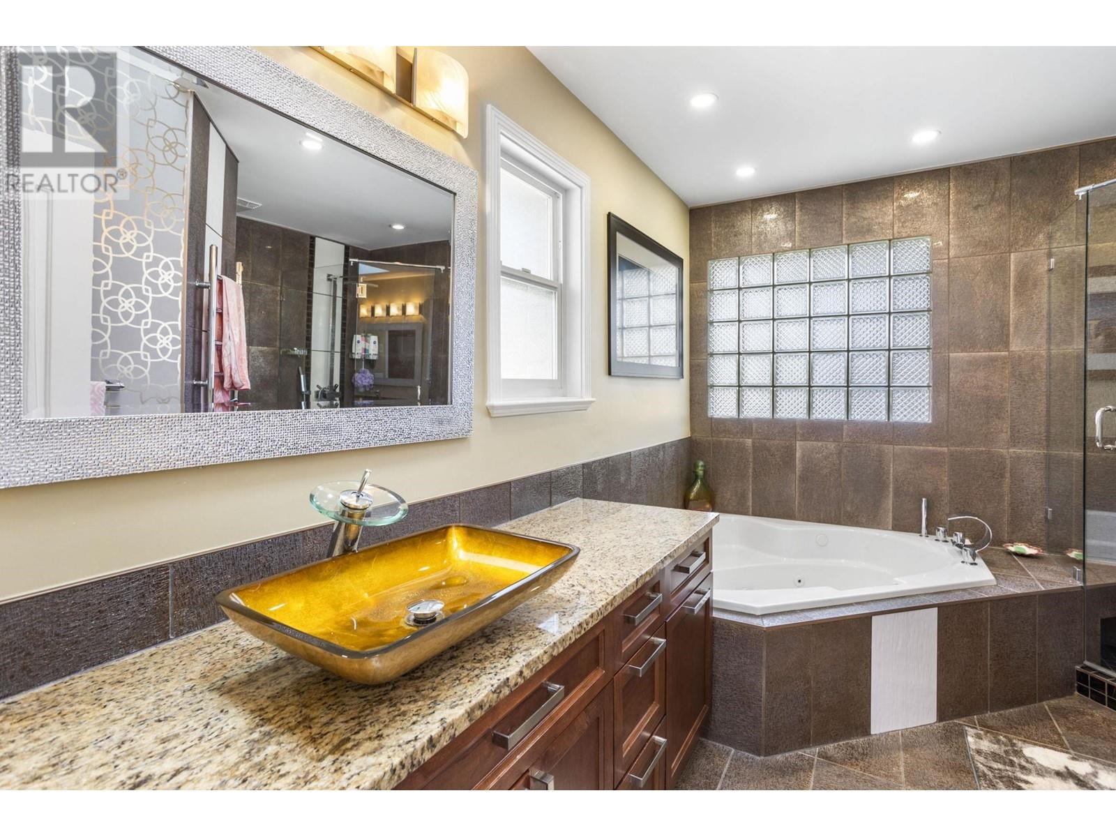 178 Spagnol Street, New Westminster, British Columbia  V3M 6T6 - Photo 24 - R2986661