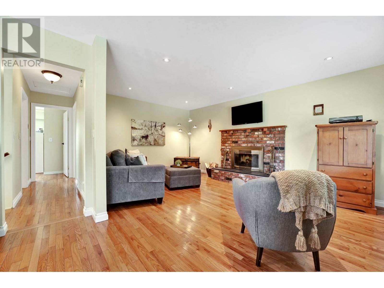 1 Mcnair Bay, Port Moody, British Columbia  V3H 3N8 - Photo 11 - R2986752