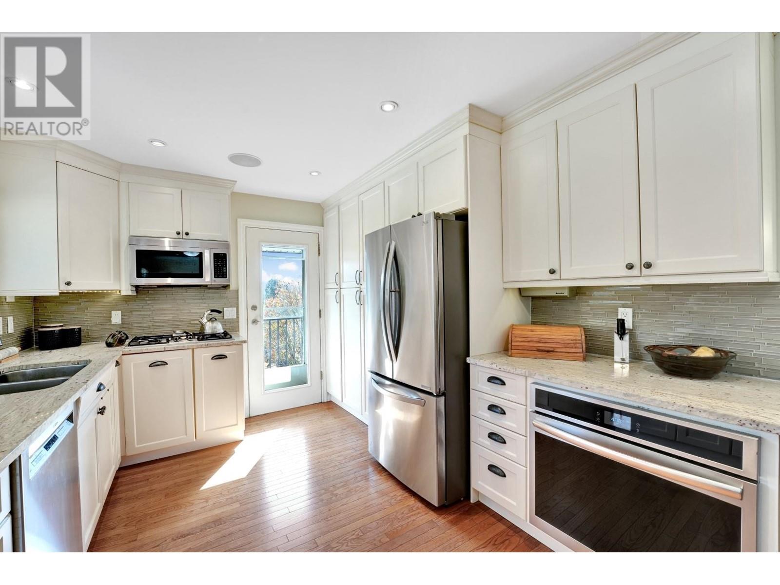 1 Mcnair Bay, Port Moody, British Columbia  V3H 3N8 - Photo 5 - R2986752
