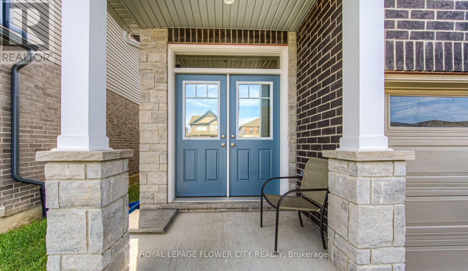 Main - 51 Beauchamp Drive, Cambridge, Ontario  N1S 0A2 - Photo 3 - X12066908