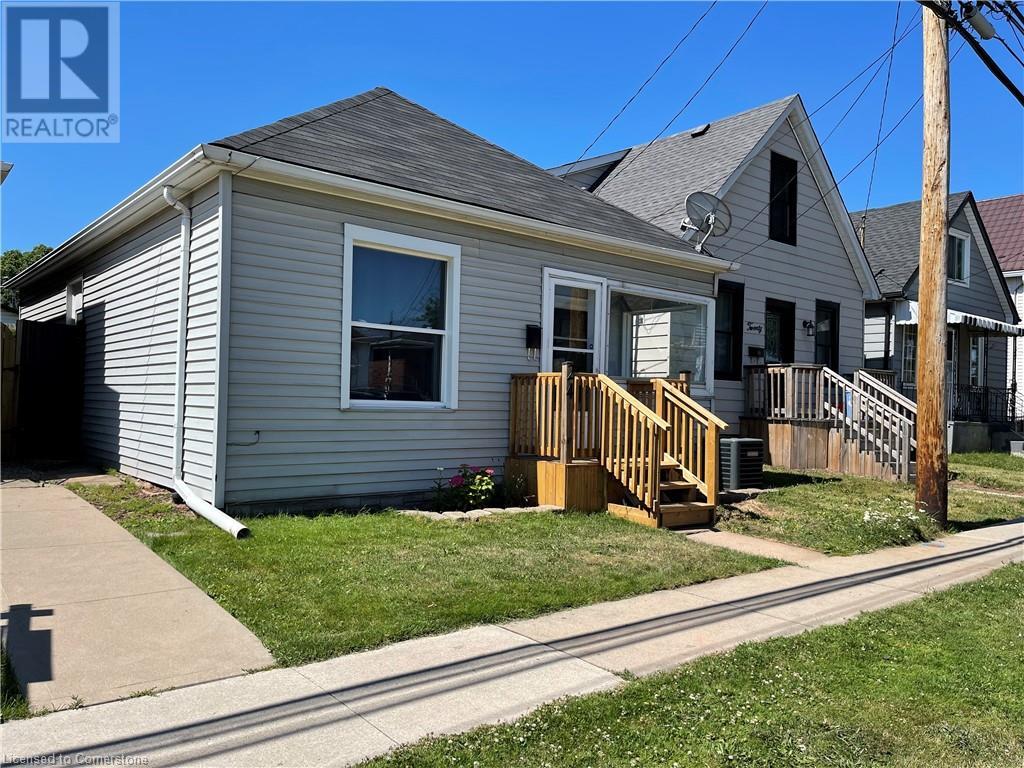 24 VANSITMART Avenue, Hamilton, Ontario