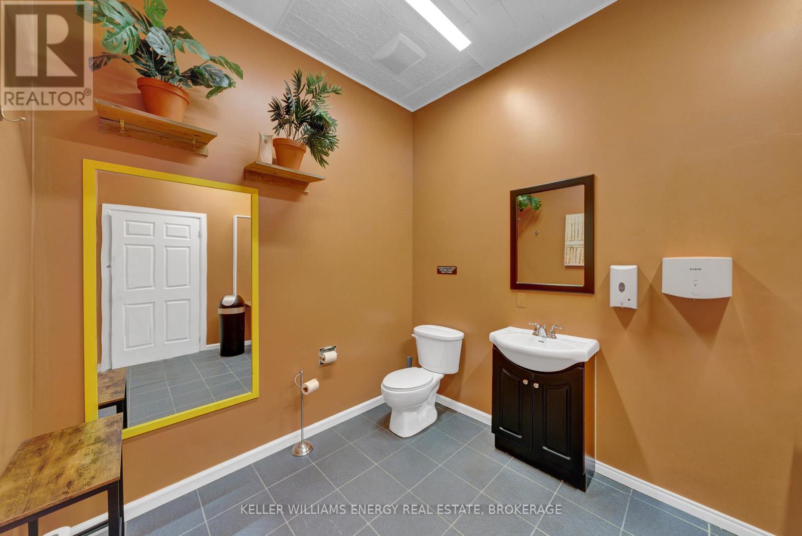 6 Stanley Street, Prince Edward County, Ontario  K0K 1G0 - Photo 9 - X12067102