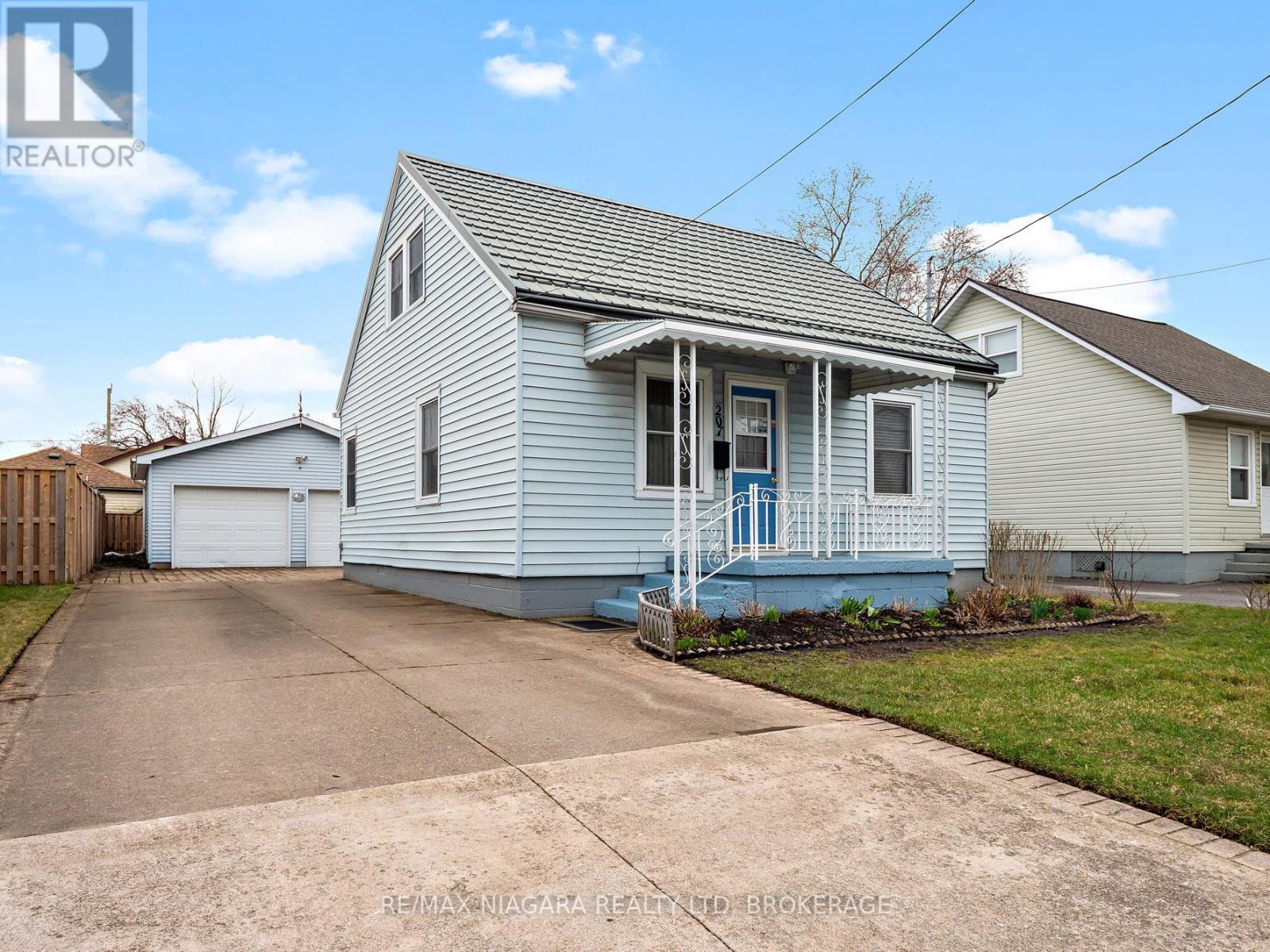 Property at 207 GILMORE ROAD image 1
