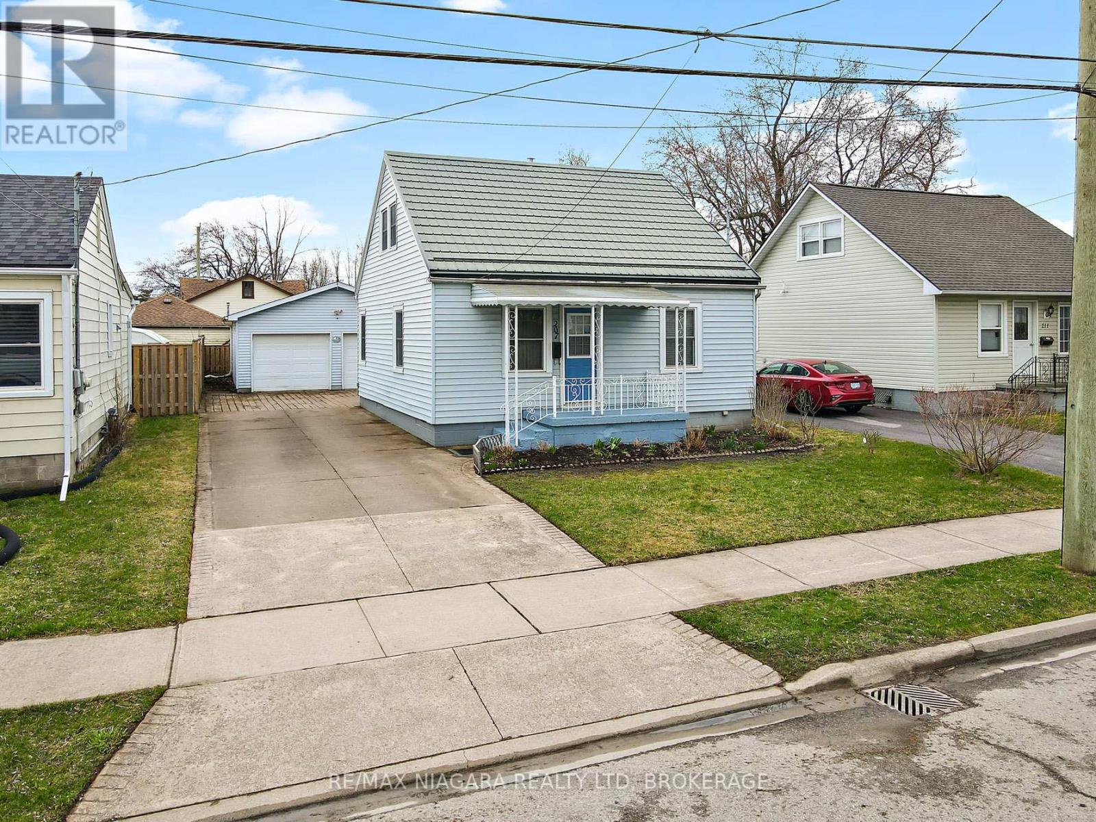 207 Gilmore Road, Fort Erie, Ontario  L2A 2M2 - Photo 23 - X12067033