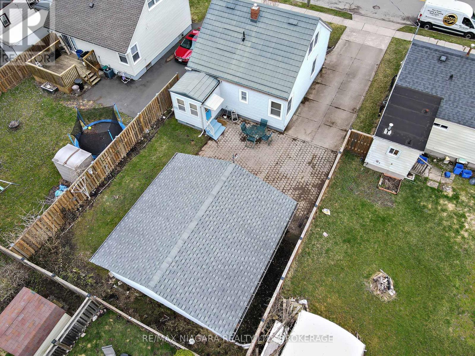 207 Gilmore Road, Fort Erie, Ontario  L2A 2M2 - Photo 32 - X12067033