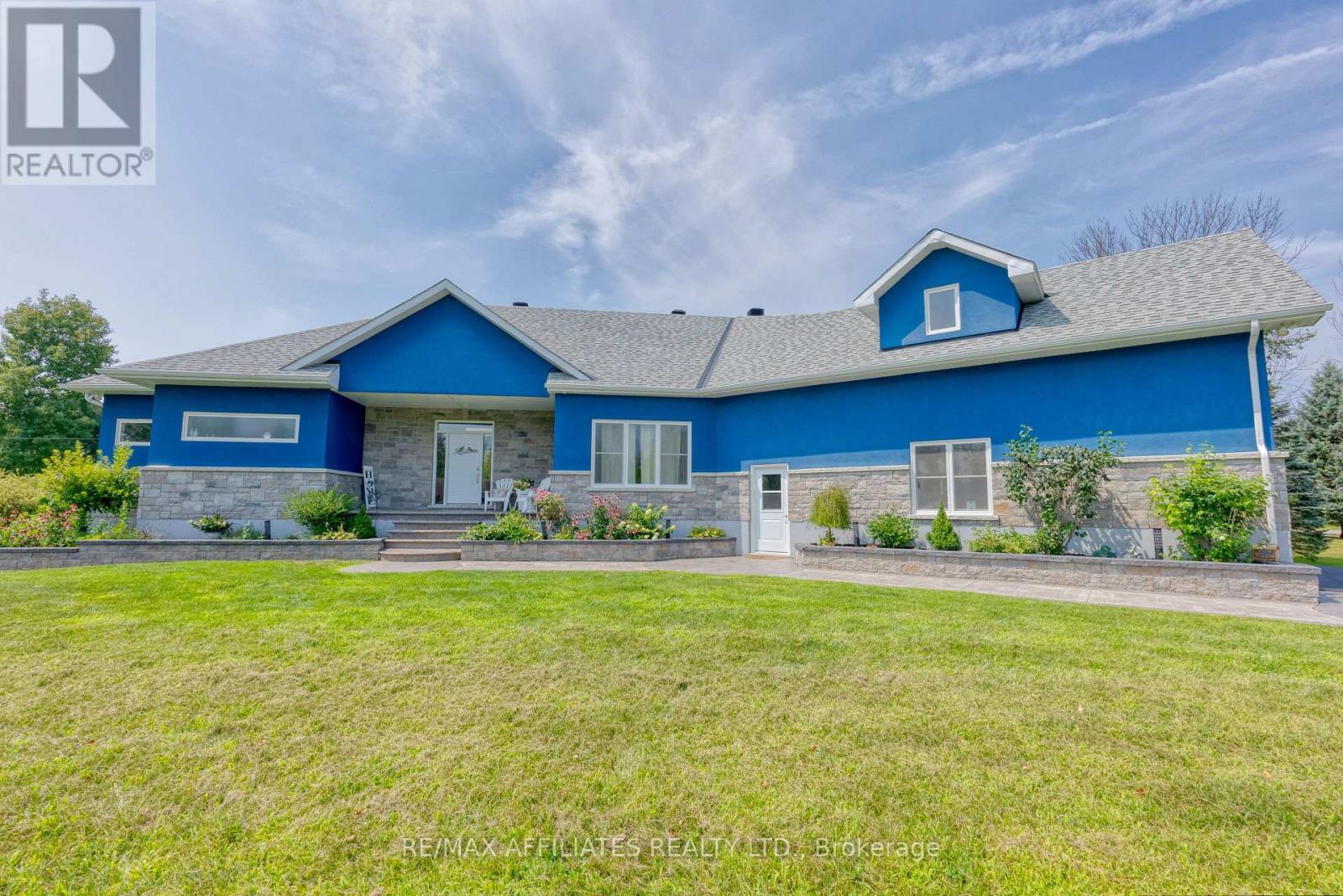 Property at 23 TUDOR CIRCLE image 3