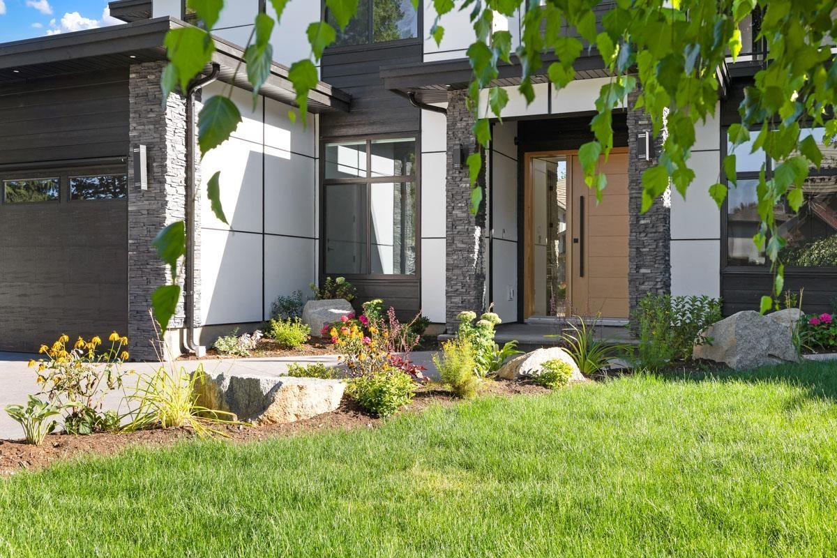 Property at 13142 69A AVENUE image 3