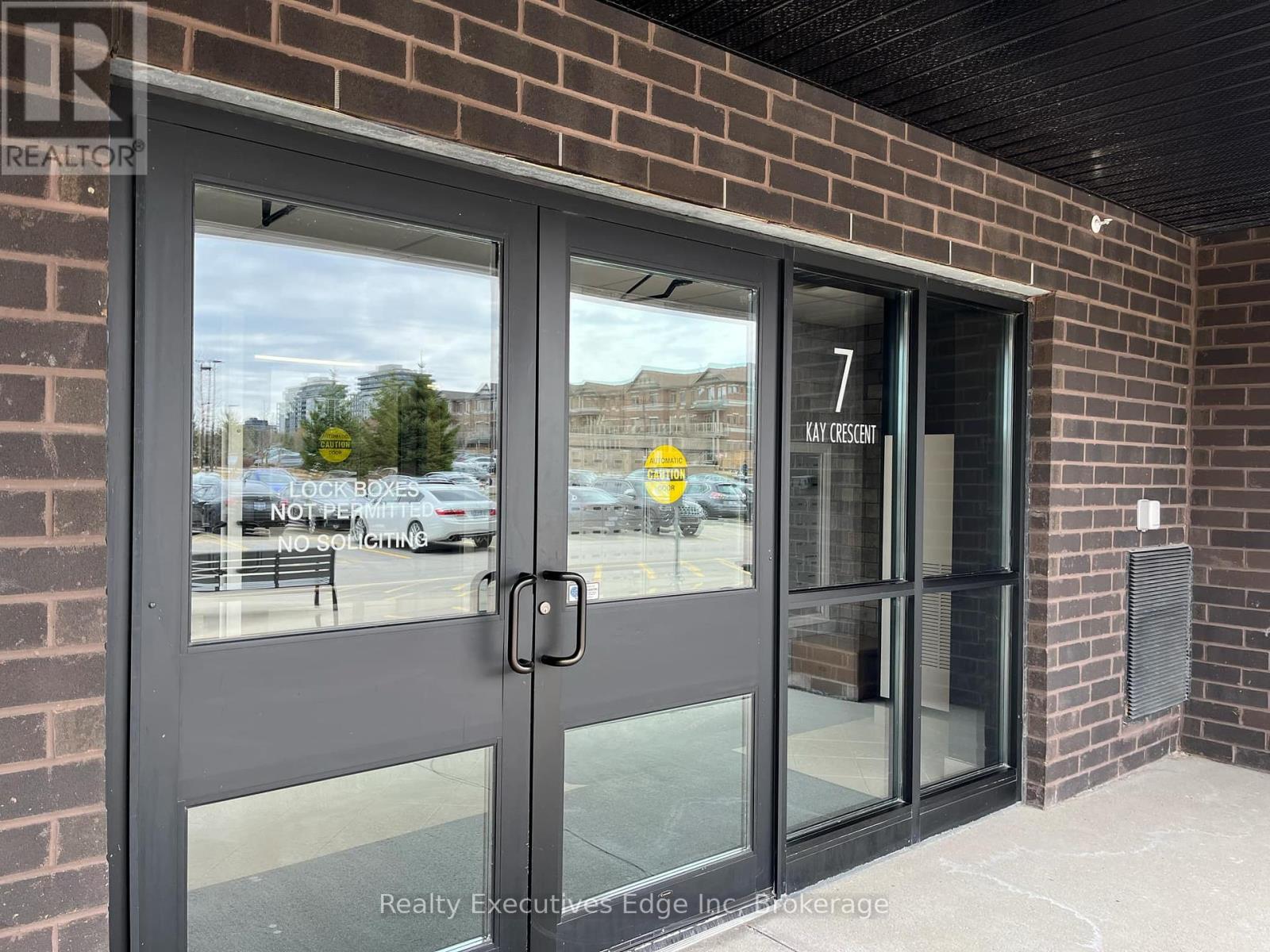 Property at 412 - 7 KAY CRESCENT image 3