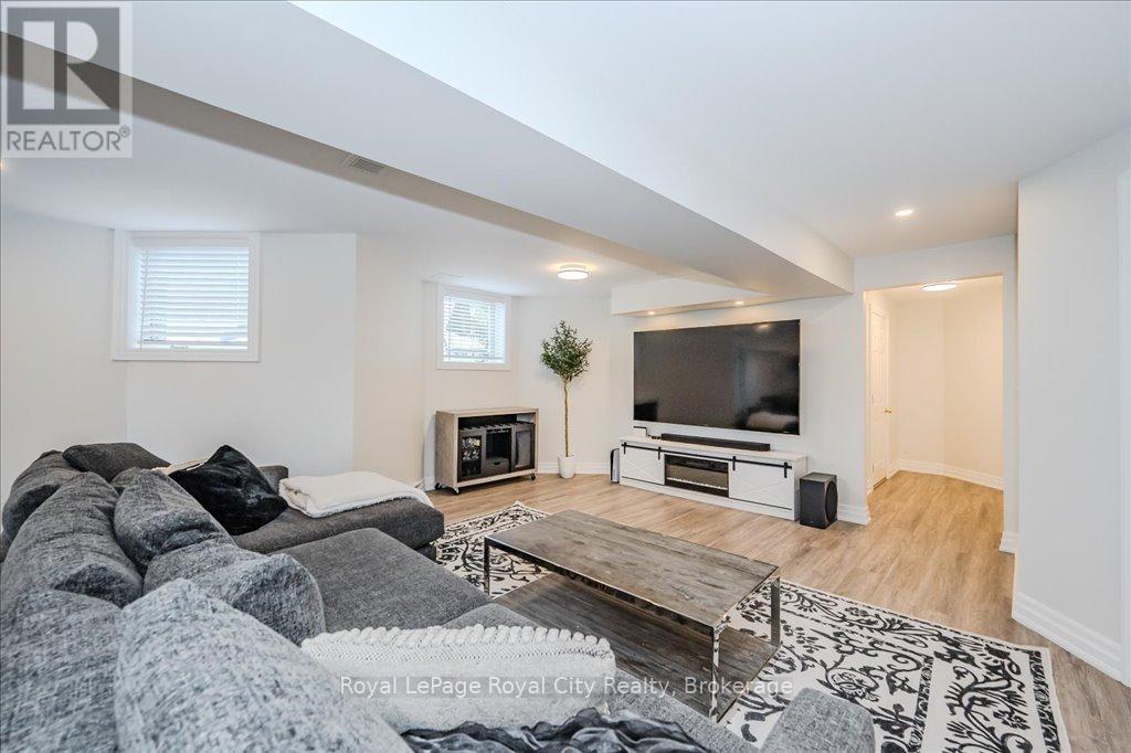 4663 Wellington 35 Road, Puslinch, Ontario  N1H 6J3 - Photo 22 - X12067129