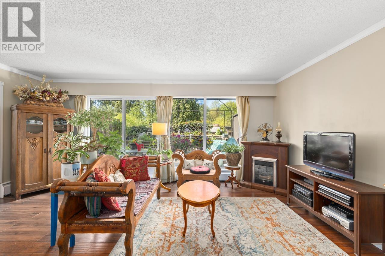 8861 Horne Street, Burnaby, British Columbia  V3N 4J8 - Photo 9 - R2984560