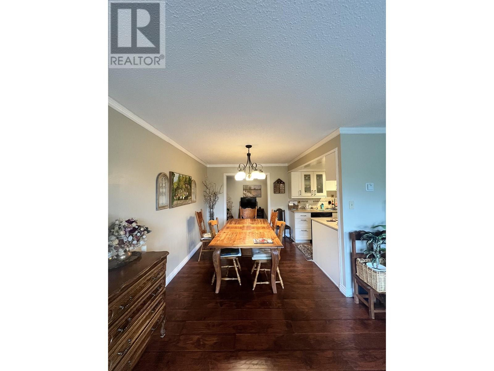 8861 Horne Street, Burnaby, British Columbia  V3N 4J8 - Photo 12 - R2984560