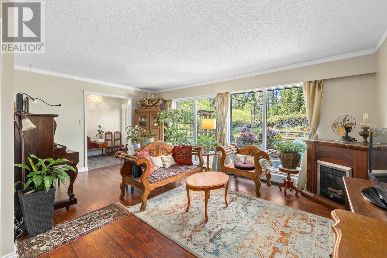 8861 Horne Street, Burnaby, British Columbia  V3N 4J8 - Photo 10 - R2984560