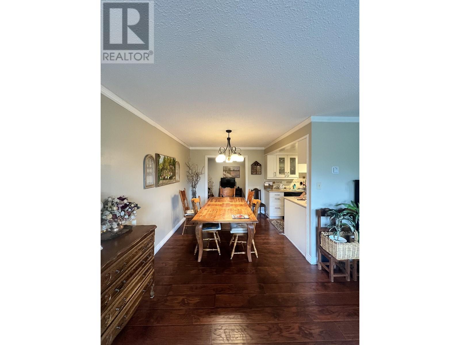 8861 Horne Street, Burnaby, British Columbia  V3N 4J8 - Photo 11 - R2984560