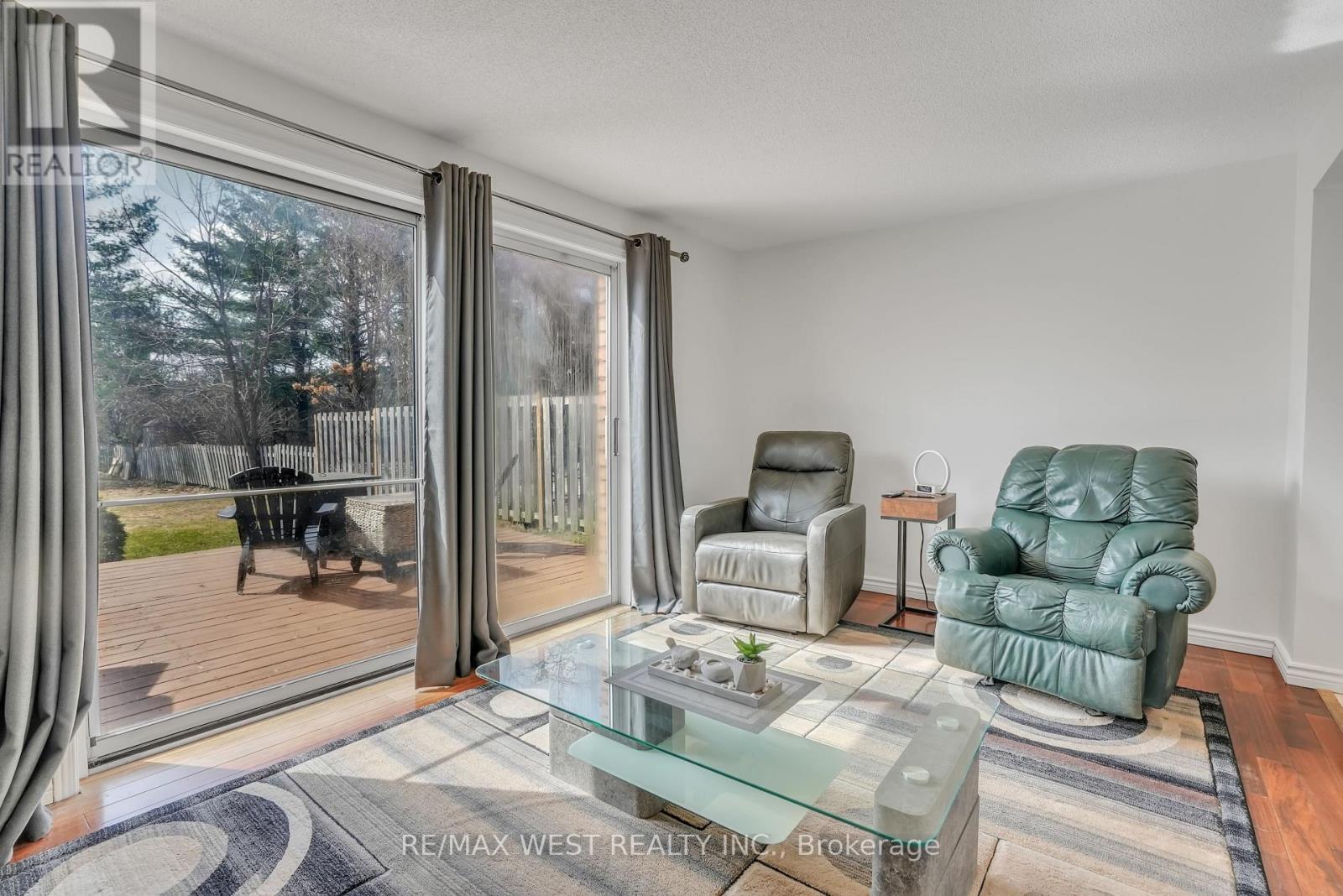 Property at 15 SEYMOUR CRESCENT image 2