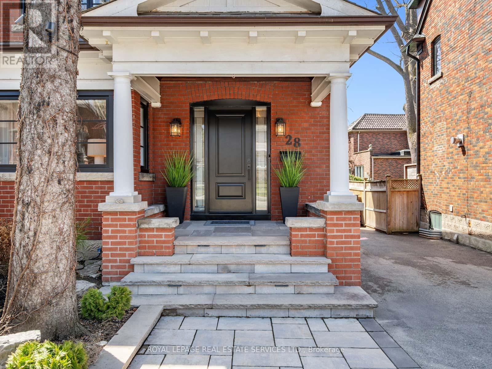 Property at 28 TRAYMORE CRESCENT image 3