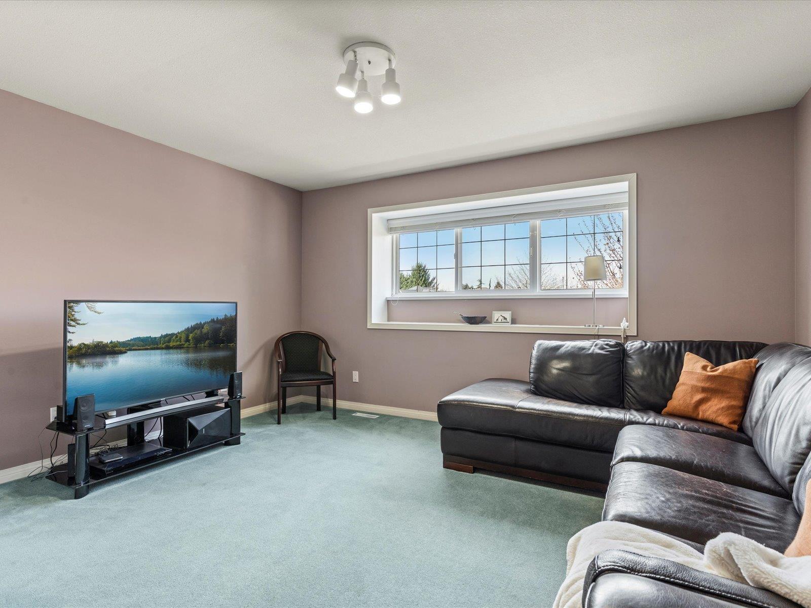 19071 63b Avenue, Surrey, British Columbia  V3S 8G5 - Photo 27 - R2986521