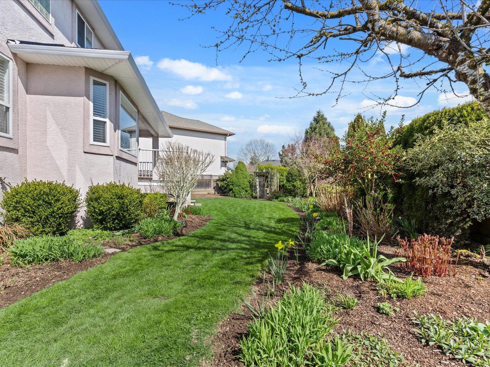 19071 63b Avenue, Surrey, British Columbia  V3S 8G5 - Photo 33 - R2986521