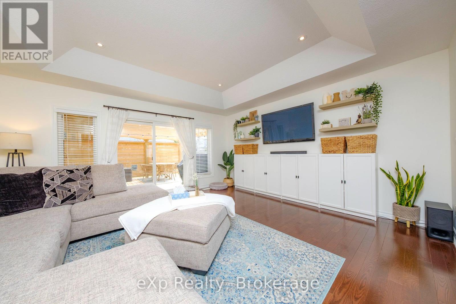 367 Sandy Acres Road, Saugeen Shores, Ontario  N0H 2C2 - Photo 6 - X12063336