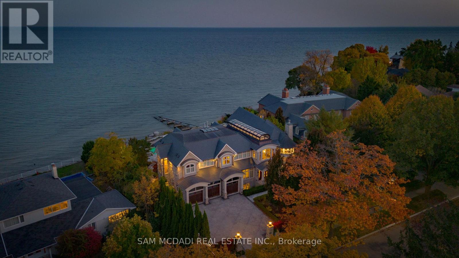 1500 Watersedge Road, Mississauga, Ontario  L5J 1A4 - Photo 1 - W12067126