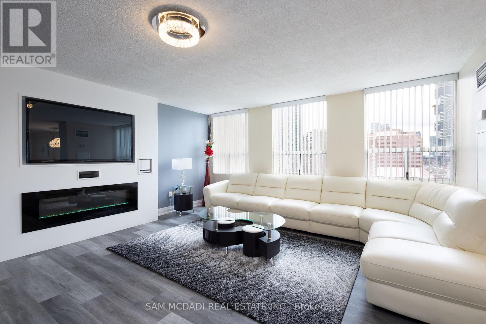 Property at 1207 - 3650 KANEFF CRESCENT image 5