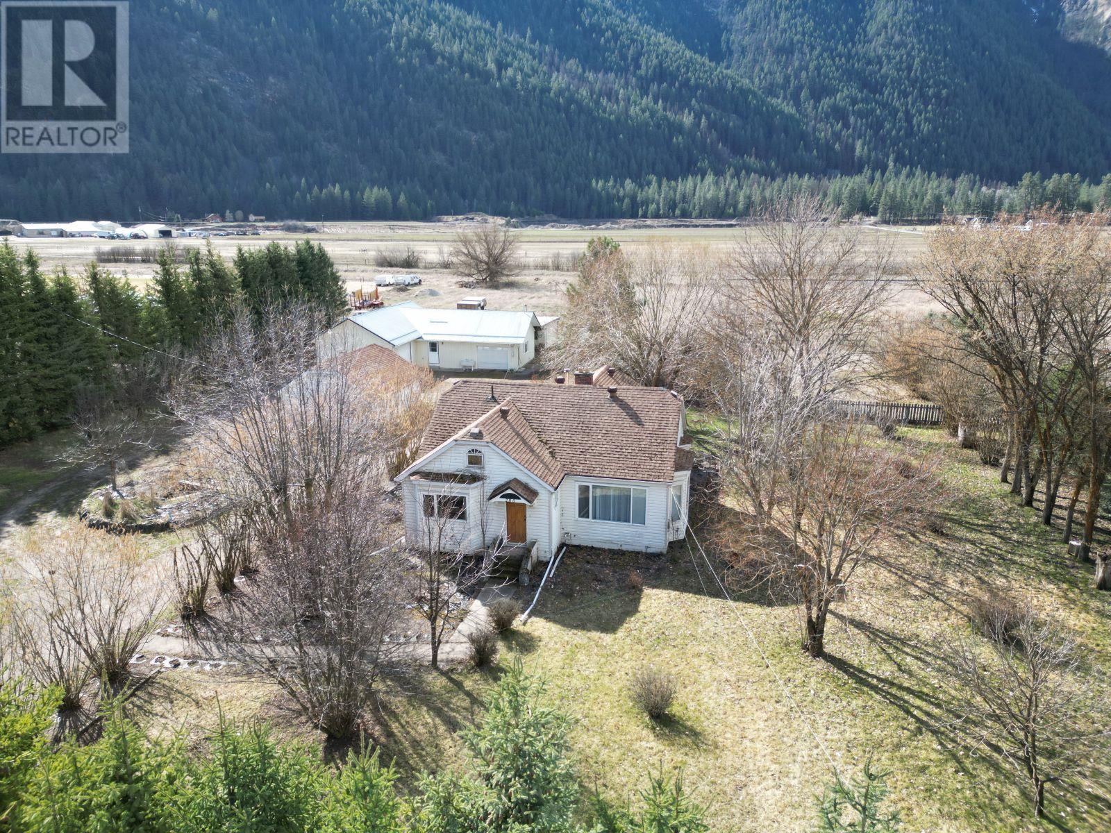 280 Carson Road, Grand Forks, British Columbia  V0H 1H4 - Photo 1 - 10342368