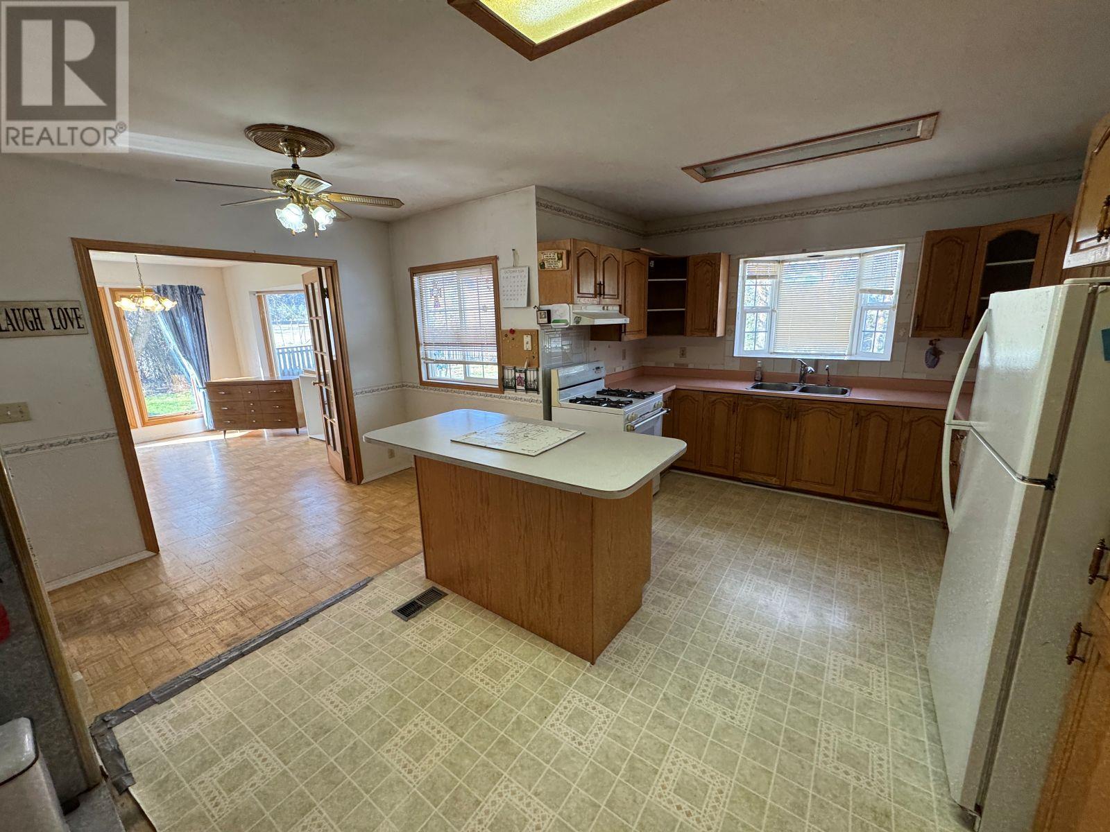 280 Carson Road, Grand Forks, British Columbia  V0H 1H4 - Photo 8 - 10342368