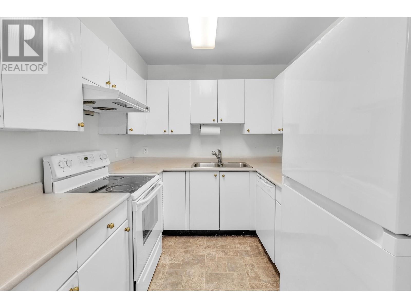211 3624 Fraser Street, Vancouver, British Columbia  V5V 4C8 - Photo 3 - R2986908