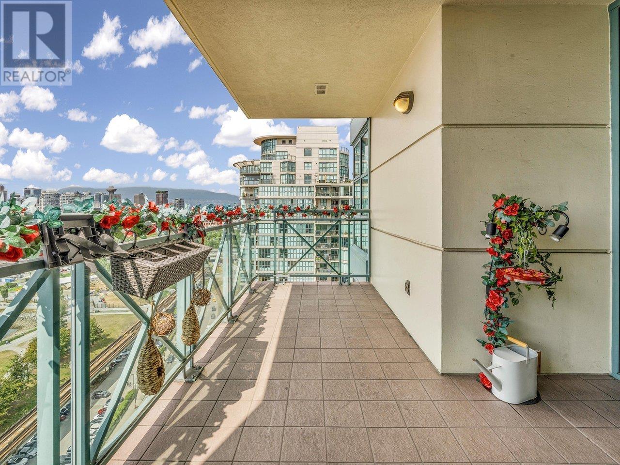 2302 1188 Quebec Street, Vancouver, British Columbia  V6A 4B3 - Photo 3 - R2986924