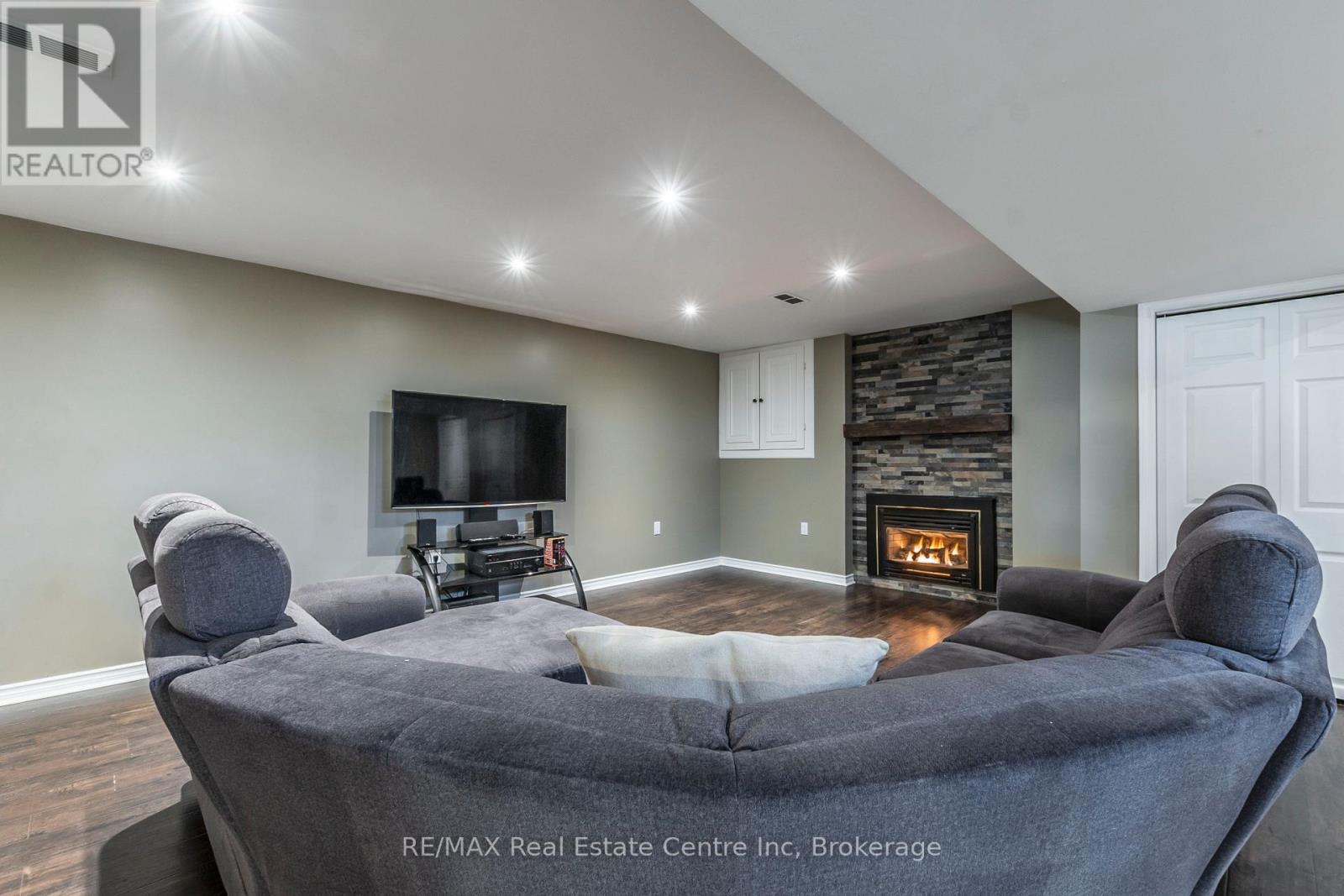 68 Hillview Drive, Wilmot, Ontario  N3A 2V3 - Photo 30 - X12067171
