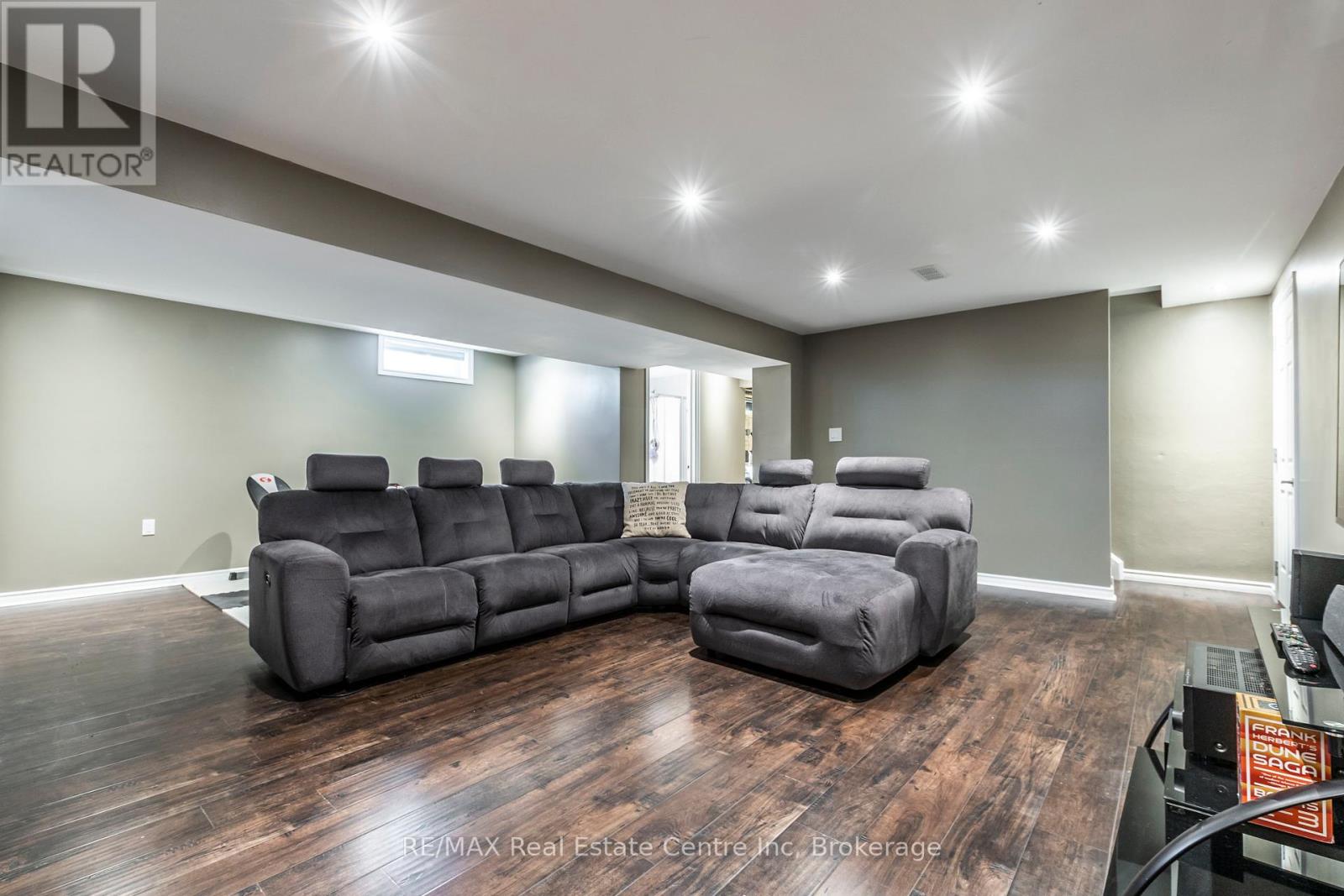 68 Hillview Drive, Wilmot, Ontario  N3A 2V3 - Photo 32 - X12067171