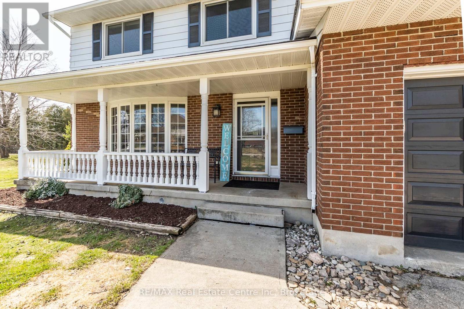 68 Hillview Drive, Wilmot, Ontario  N3A 2V3 - Photo 9 - X12067171