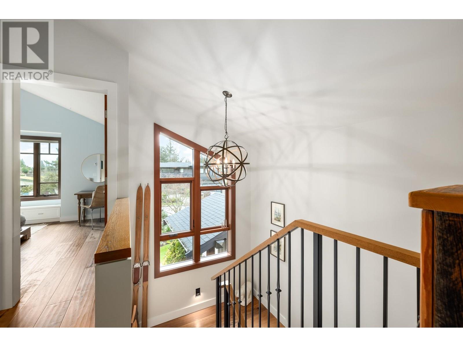 986 Tudor Avenue, North Vancouver, British Columbia  V7R 1X7 - Photo 32 - R2986844