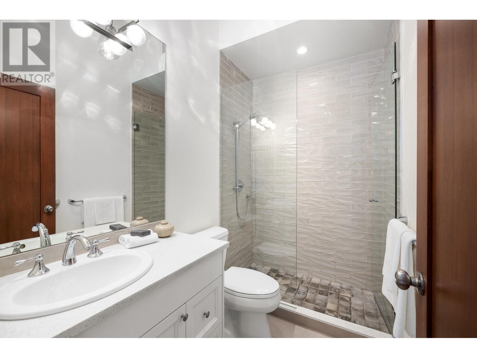 986 Tudor Avenue, North Vancouver, British Columbia  V7R 1X7 - Photo 37 - R2986844