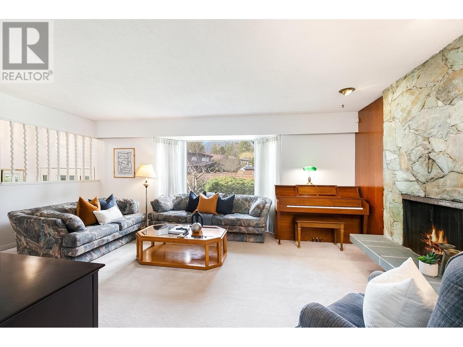 1601 Platt Crescent, North Vancouver, British Columbia  V7J 1X9 - Photo 6 - R2986875