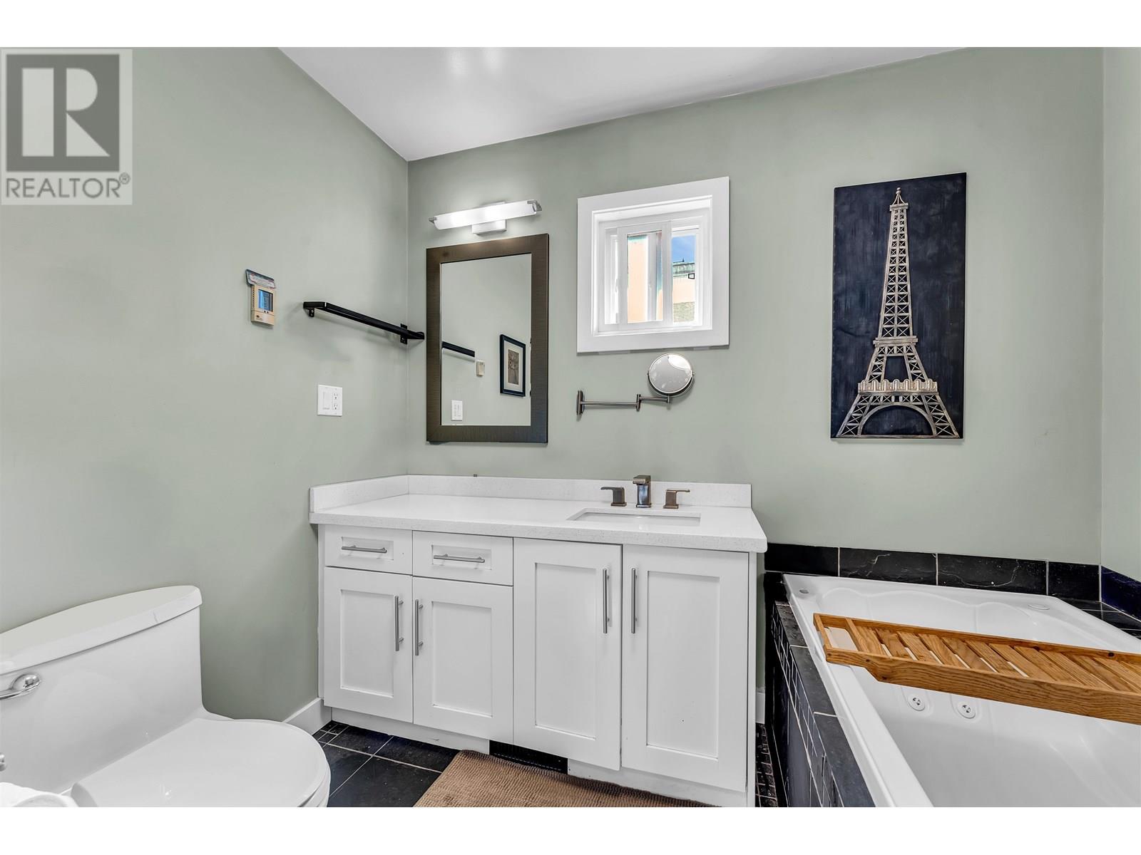 2925 Mcgill Street, Vancouver, British Columbia  V5K 1H8 - Photo 10 - R2986884