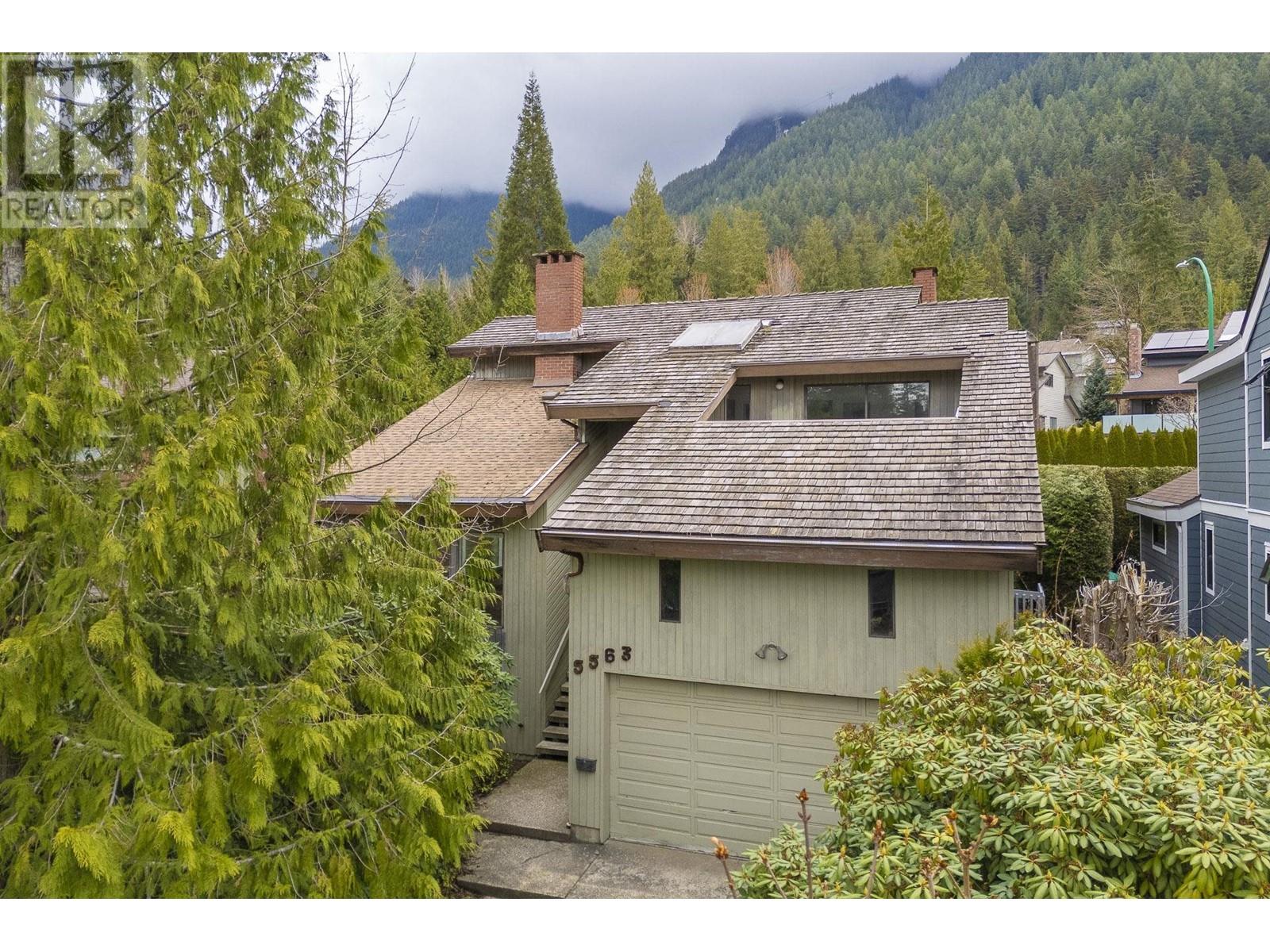 5563 STAGHORN PLACE, north vancouver, British Columbia