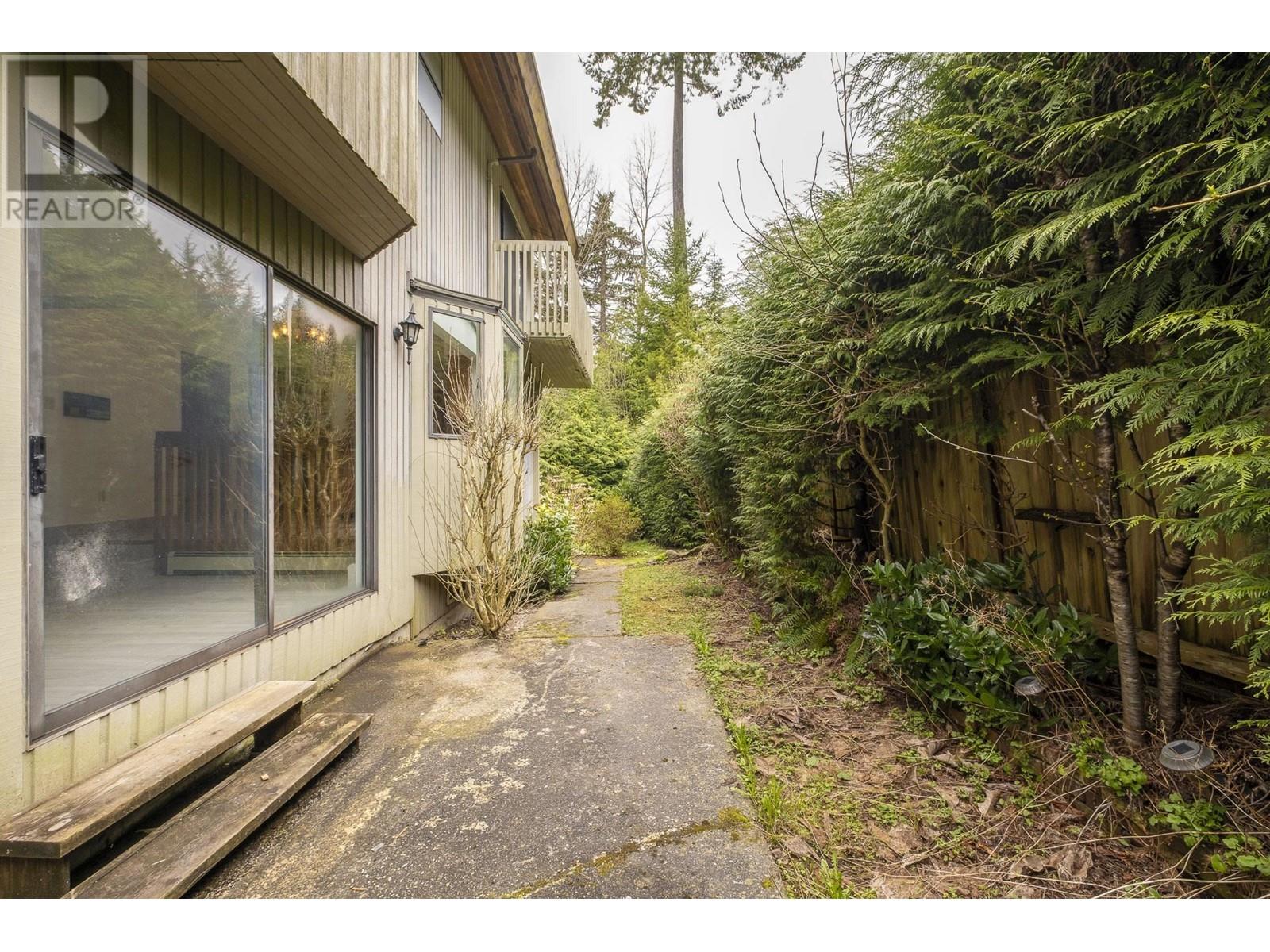 5563 Staghorn Place, North Vancouver, British Columbia  V7R 4S5 - Photo 34 - R2986905