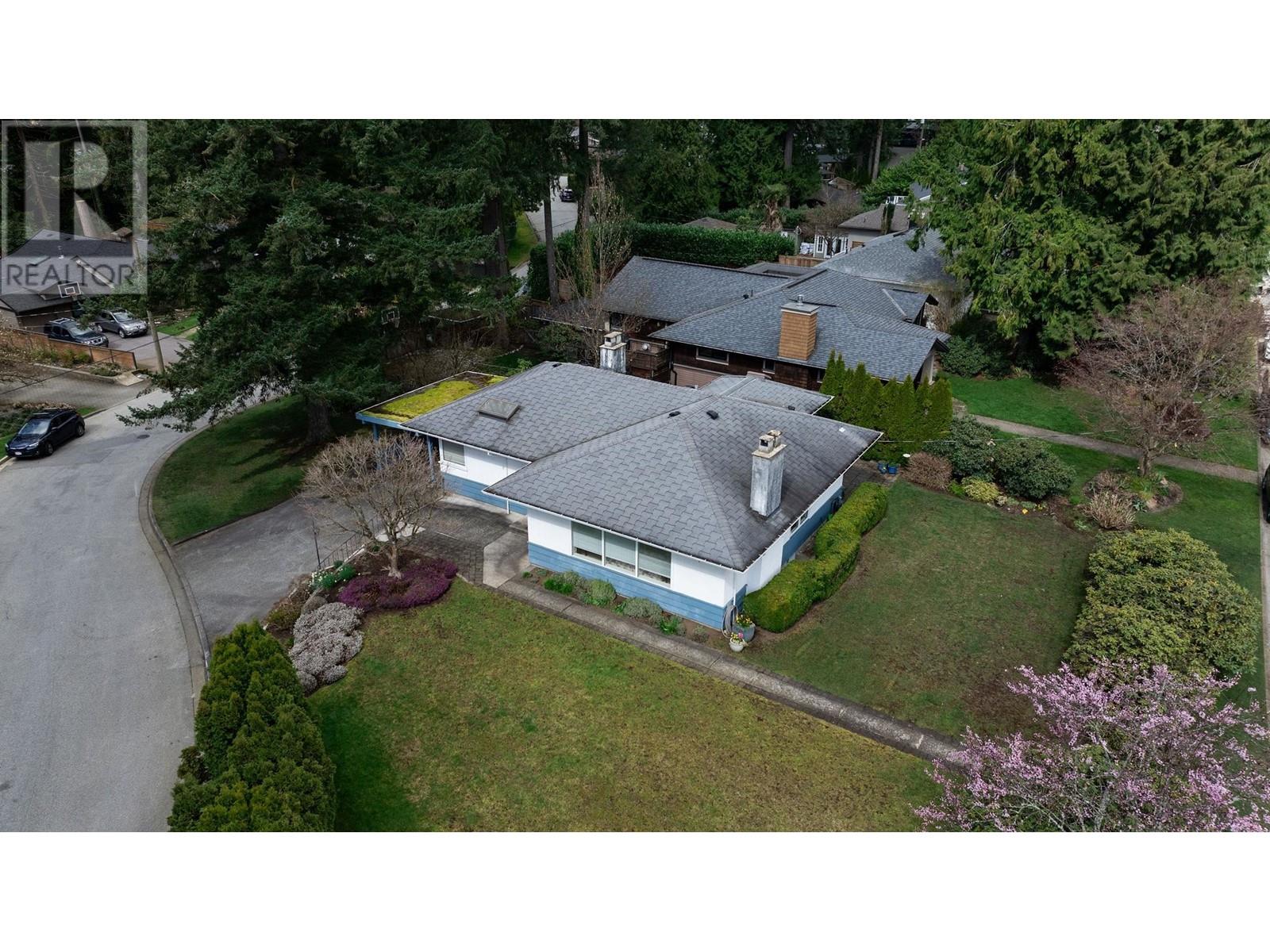 Property at 4143 VIRGINIA CRESCENT image 1