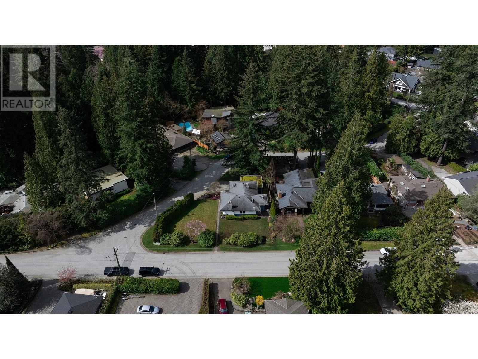 4143 Virginia Crescent, North Vancouver, British Columbia  V7R 3Z7 - Photo 6 - R2986923