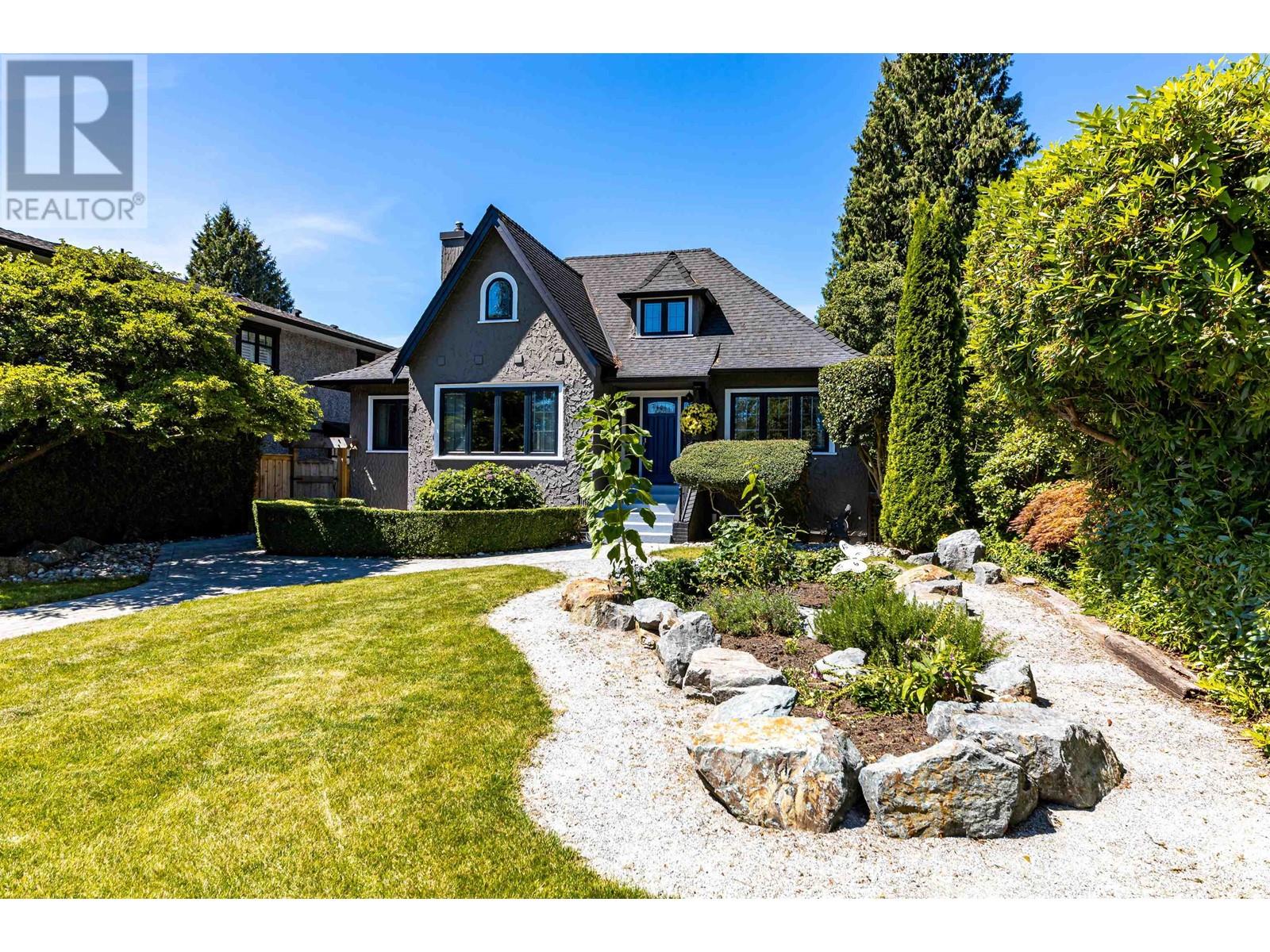 1717 GRAND BOULEVARD, north vancouver, British Columbia