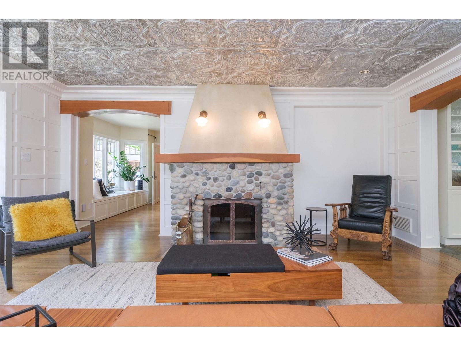 Property at 3179 CAPILANO CRESCENT image 2