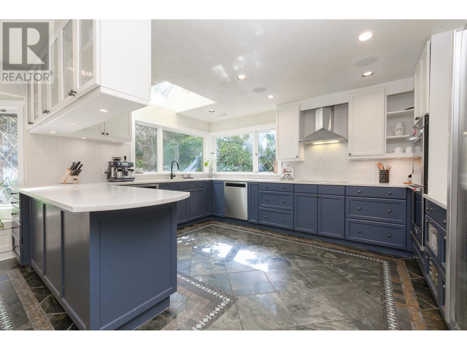 3179 Capilano Crescent, North Vancouver, British Columbia  V7R 4H4 - Photo 7 - R2986936