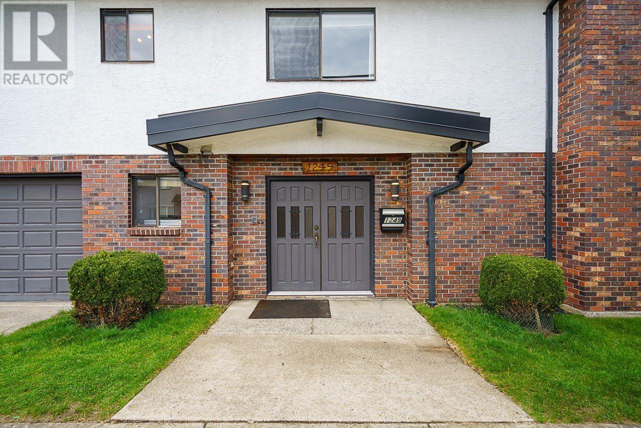 1249 E 31st Avenue, Vancouver, British Columbia  V5V 5B3 - Photo 3 - R2986952