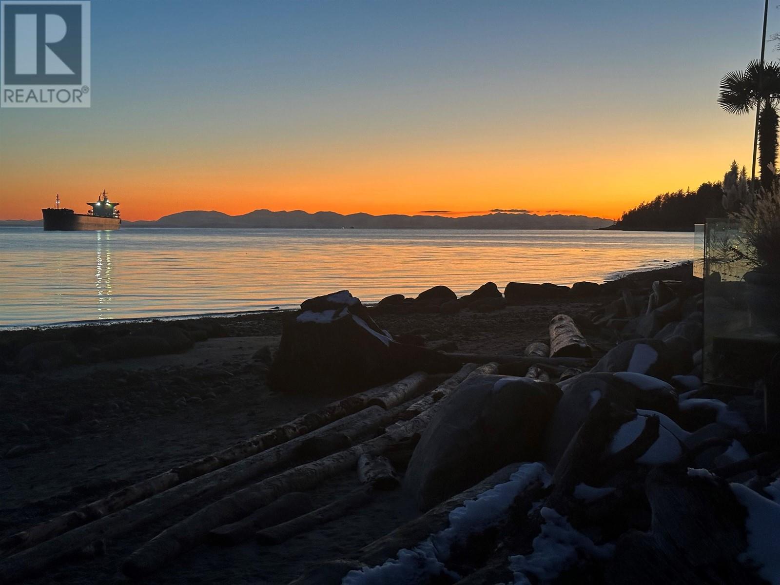 4374 Erwin Drive, West Vancouver, British Columbia  V7V 1H7 - Photo 1 - R2986958