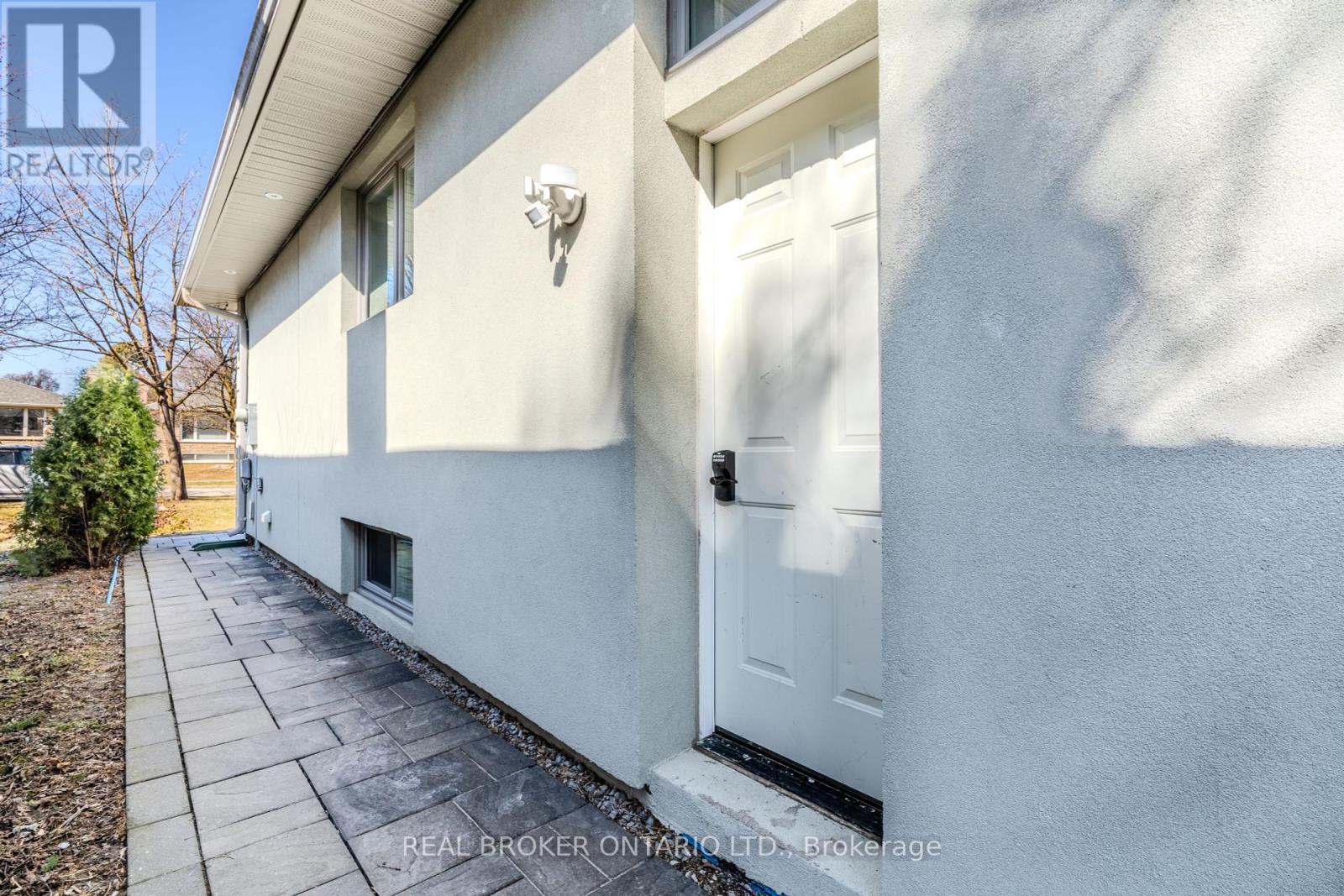 Bsmt - 45 Clifton Avenue N, Toronto, Ontario  M3H 4K9 - Photo 16 - C12067186