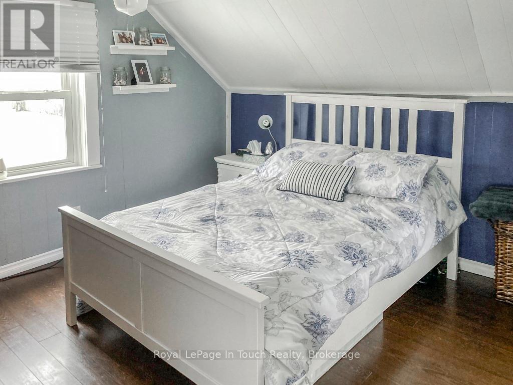 31 Wolfe Street, Penetanguishene, Ontario  L9M 1B7 - Photo 21 - S12041946